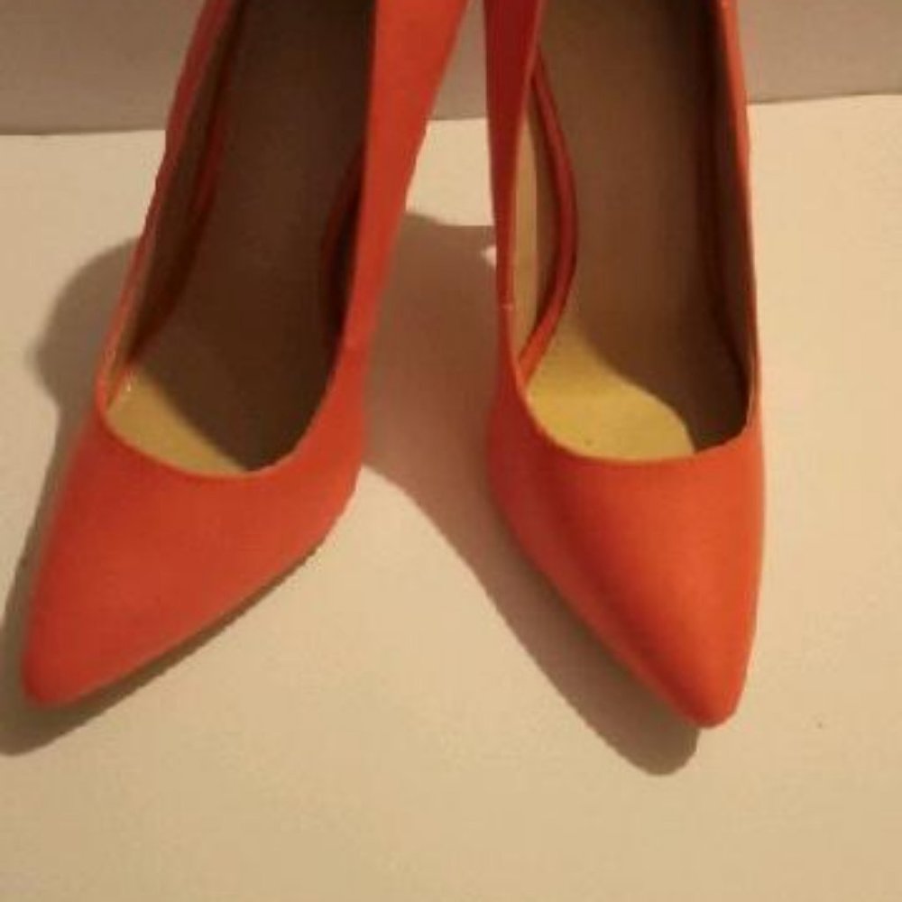 Shoes - Picture 2 of 6